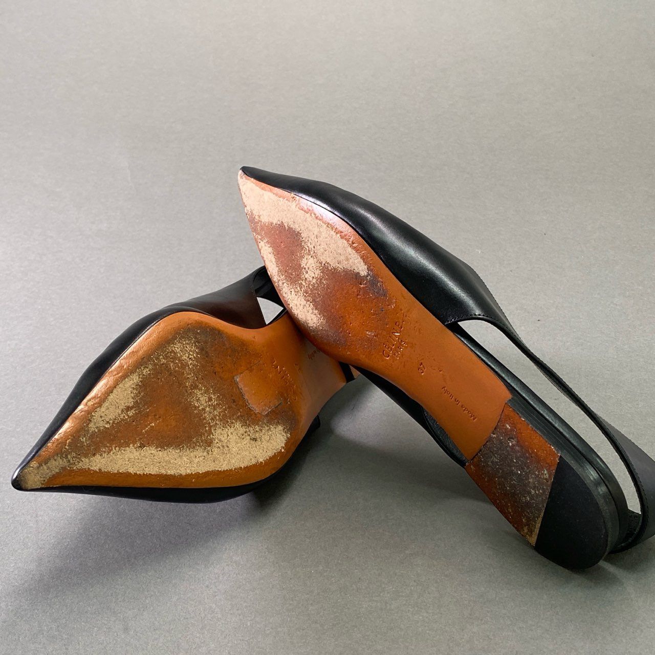 3d14 CELINE セリーヌ エッセンシャル Vネック ポインテッドトゥ  