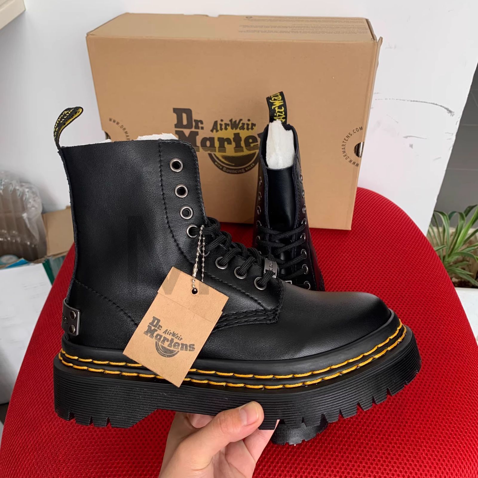 Dr.Martens ドクターマーチン JADON 8ホールブーツ男女兼用 ブラック