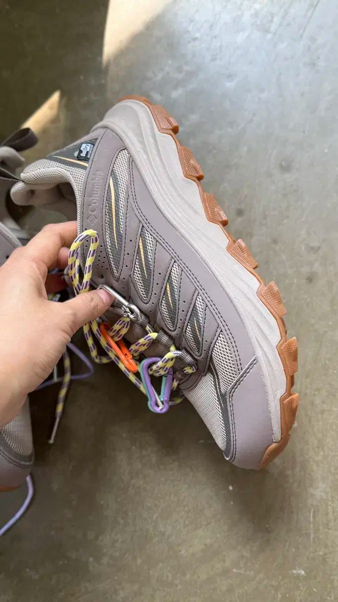 250