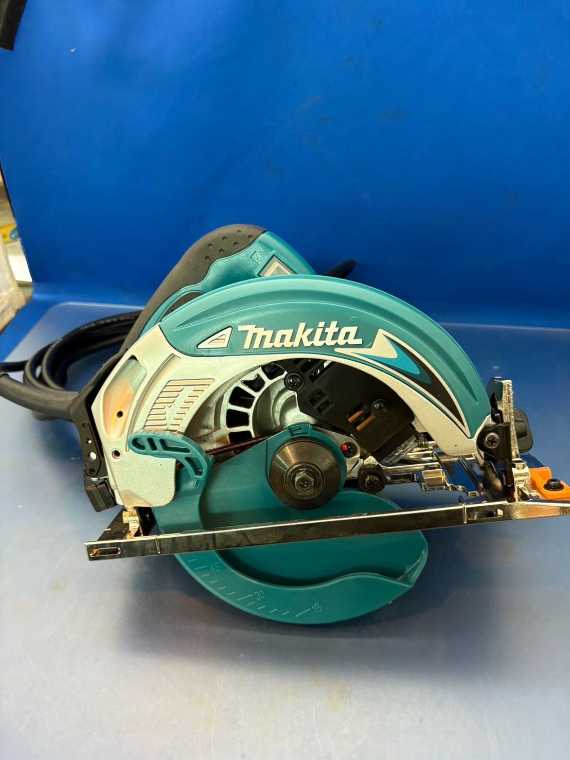 マキタ 165mm電気マルノコ 5637BA