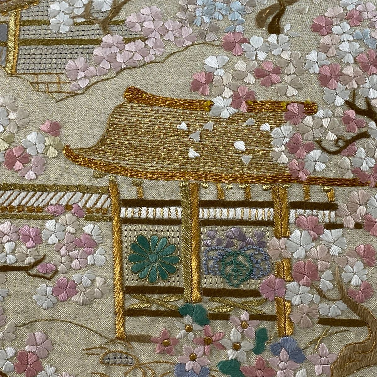 袋帯 逸品 建物 桜 刺繍 金糸 ベージュ お太鼓柄 正絹 【中古】 - メルカリ