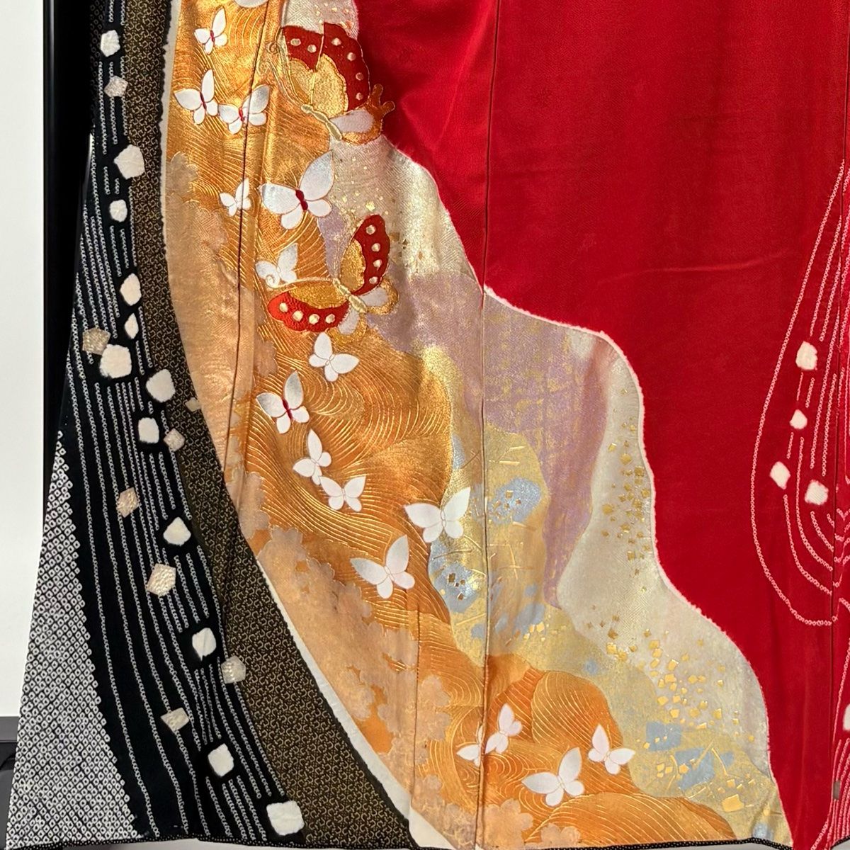 振袖 身丈165cm 裄丈70cm L 袷 蝶 波 金糸 刺繍 赤 正絹 秀品