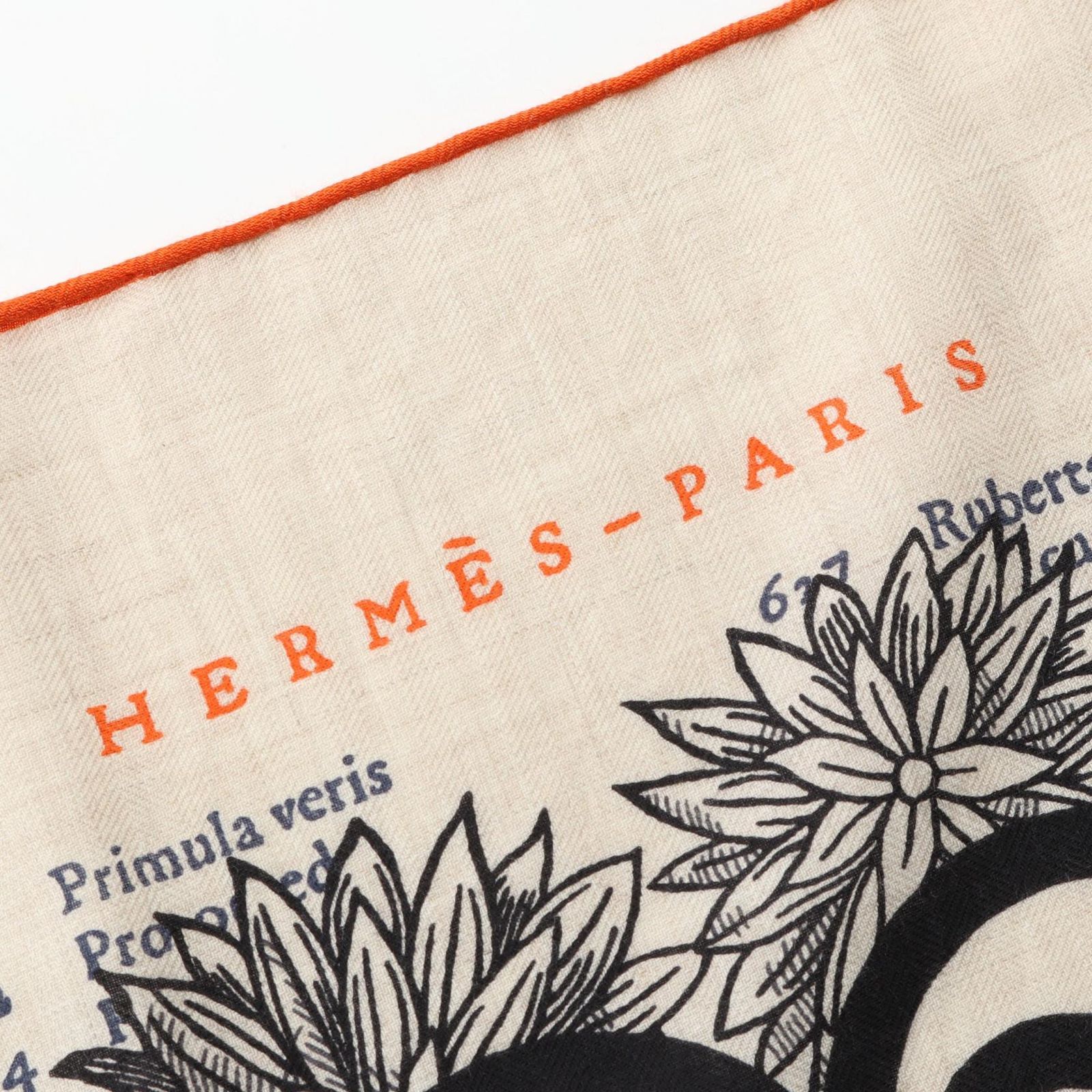HERMES エルメス　シフォンスカーフ　三角　菱形　シルク　オーガーンジー HERMES エルメス シフォンスカーフ カレジェアン シルクモスリン