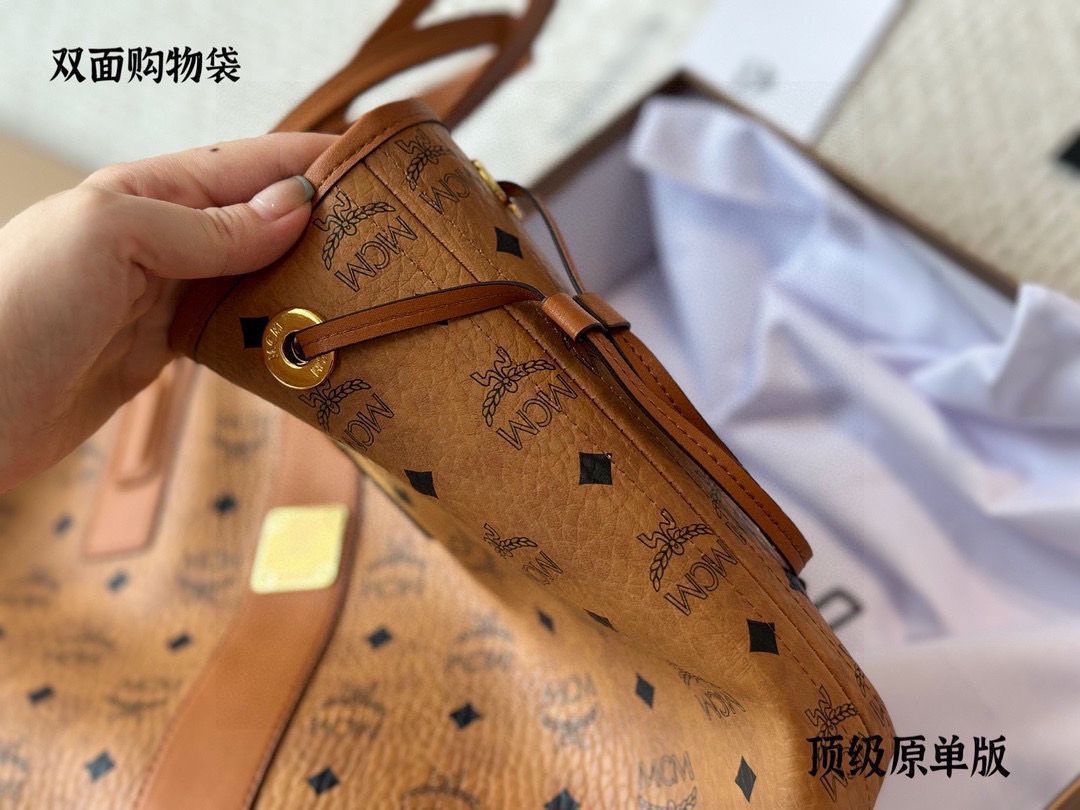 今日特価】MCM Double-Sided Shopping Bag ダブルサイド