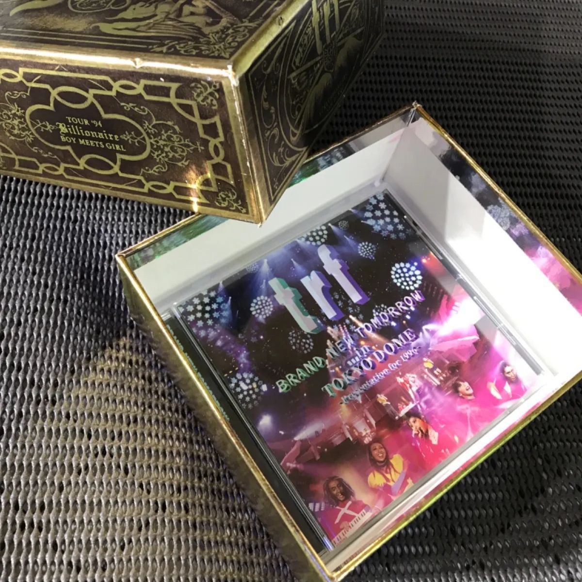 【新品】trf THE LIVE3　限定セット trf プレミアムゴールド BOX「THE LIVE」CD3枚組 【初回限定盤