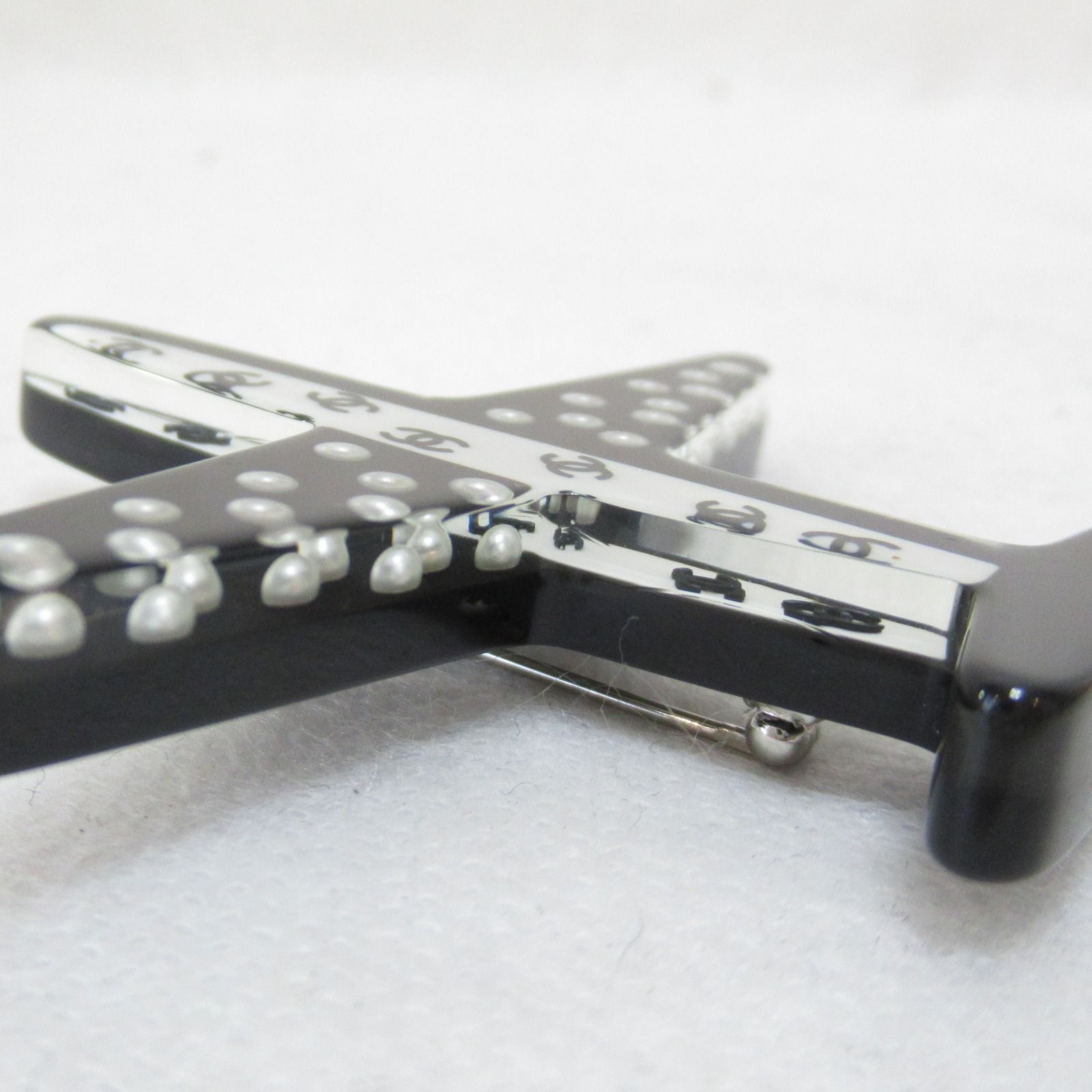 シャネル 飛行機ブローチ ブローチ - メルカリ