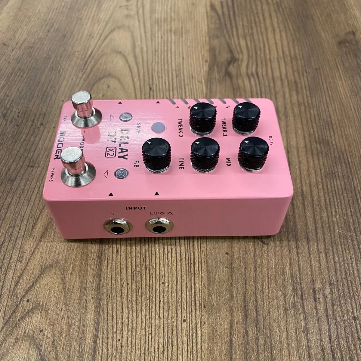 mooer D7 DELAY ピンク ディレイペダル このサイズにこの機能と現代的