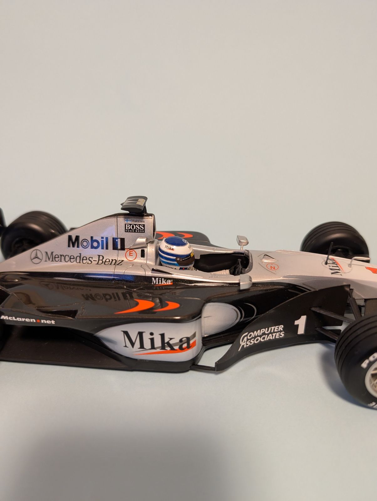 【ミニチャンプス　マクラーレン　MP4-14メルセデス　1999年1/18】 Minichamps 1:18 Mika Hakkinen McLaren Mercedes MP4/14 #1