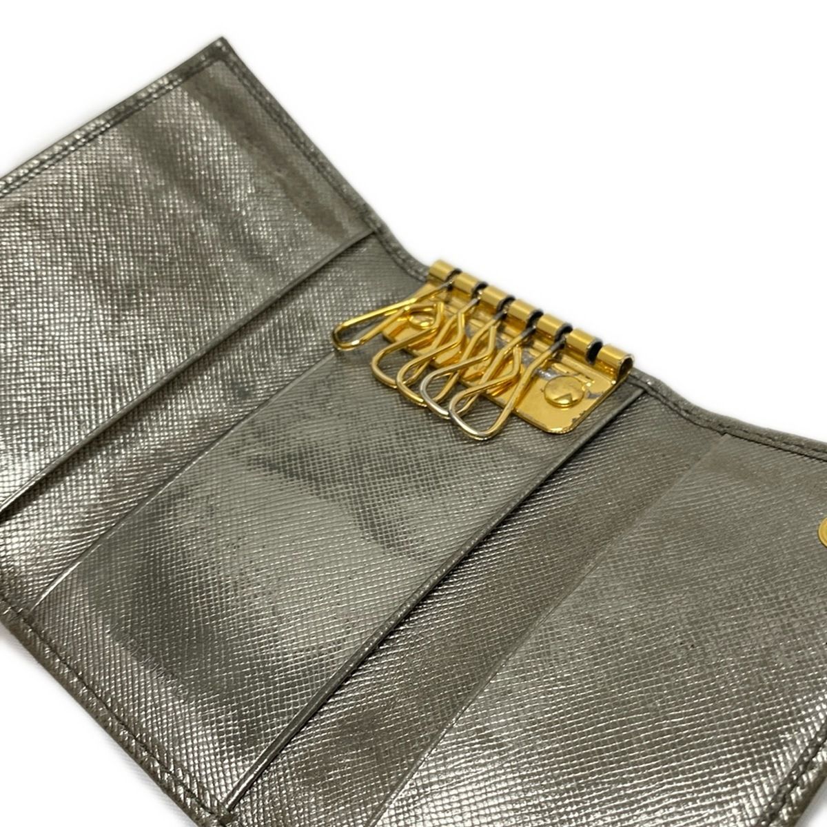 【極美品】PRADA プラダ キーケース 1M0222 6連 キーフック PRADA(プラダ) キーケース - 1M0222 グレー 6連フック レザー