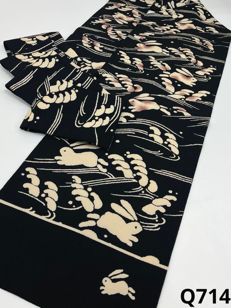 兎尽くし 手染め 鬼しぼちりめん 九寸名古屋帯 正絹 黒地 Q714