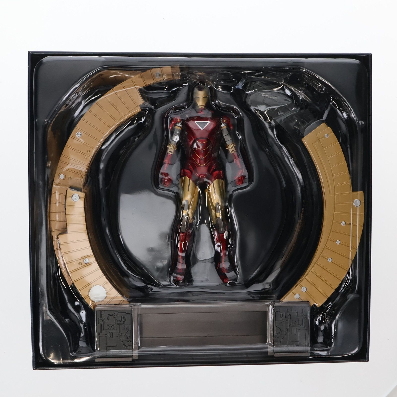 アイアンマン マーク6 & スーツアップガントリー アベンジャーズ