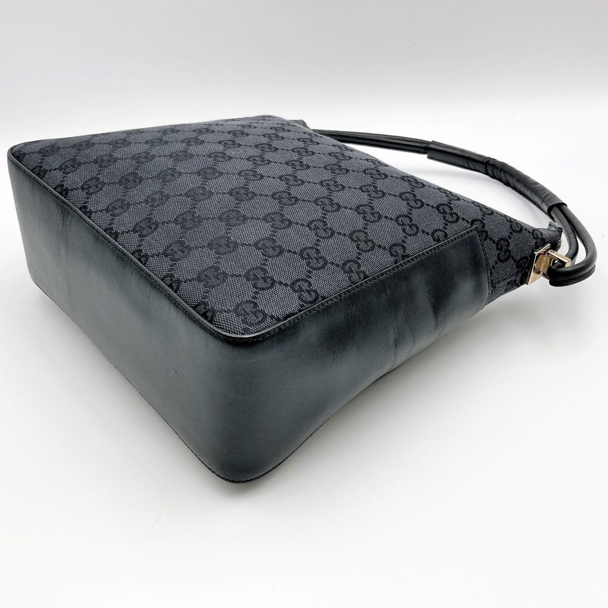 中美品 GUCCI グッチ 001・3766 ショルダーバッグ バッグ ブラック 黒 