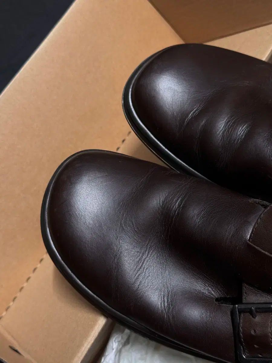 DR. MARTENS