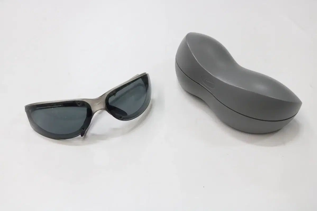 NIKE(ナイキ) v8 90s サングラス Nike V8 & V12 sunglasses | IDEO
