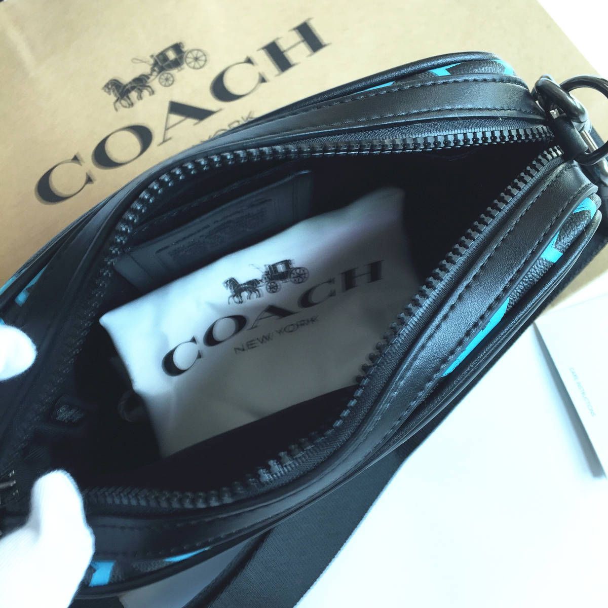 ☆新品☆コーチ/COACH バッグ 2526 Guang Yuコラボ ボディーバッグ 