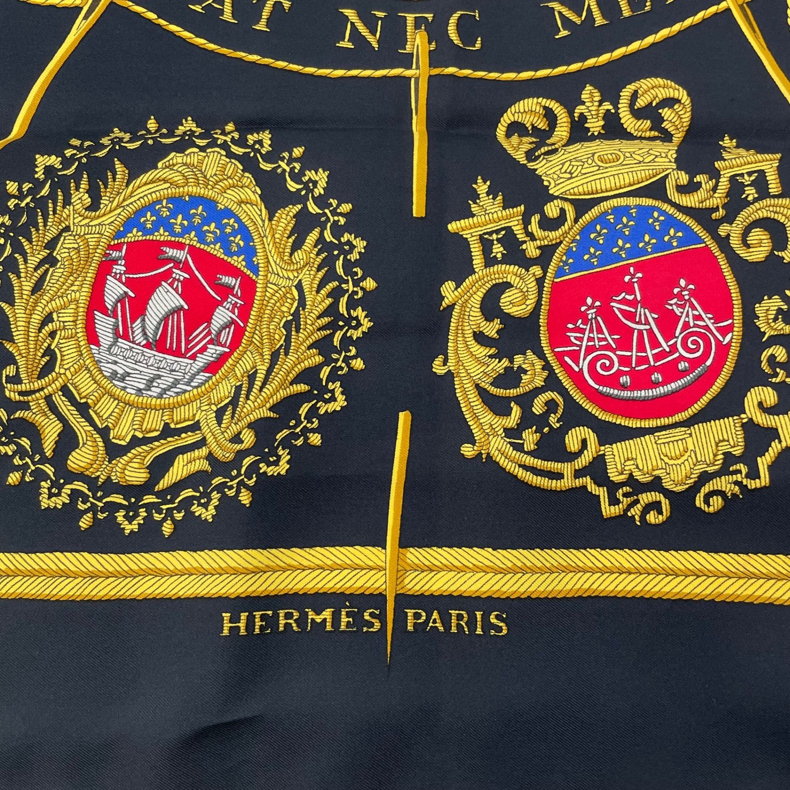 ベ*ア様 HERMÈS シルクスカーフ 紋章デザイン オシャレ＊【HERMES】スカーフ Objets de Curiosite シルク
