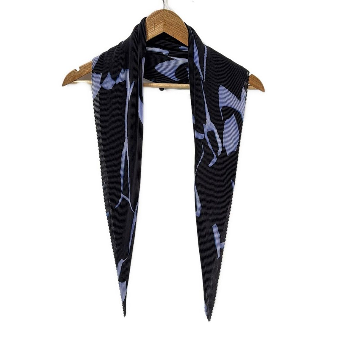 イッセイミヤケ ストール(ショール) - アイテムのご紹介「TYPE-O STOLE」 – isseymiyake.com