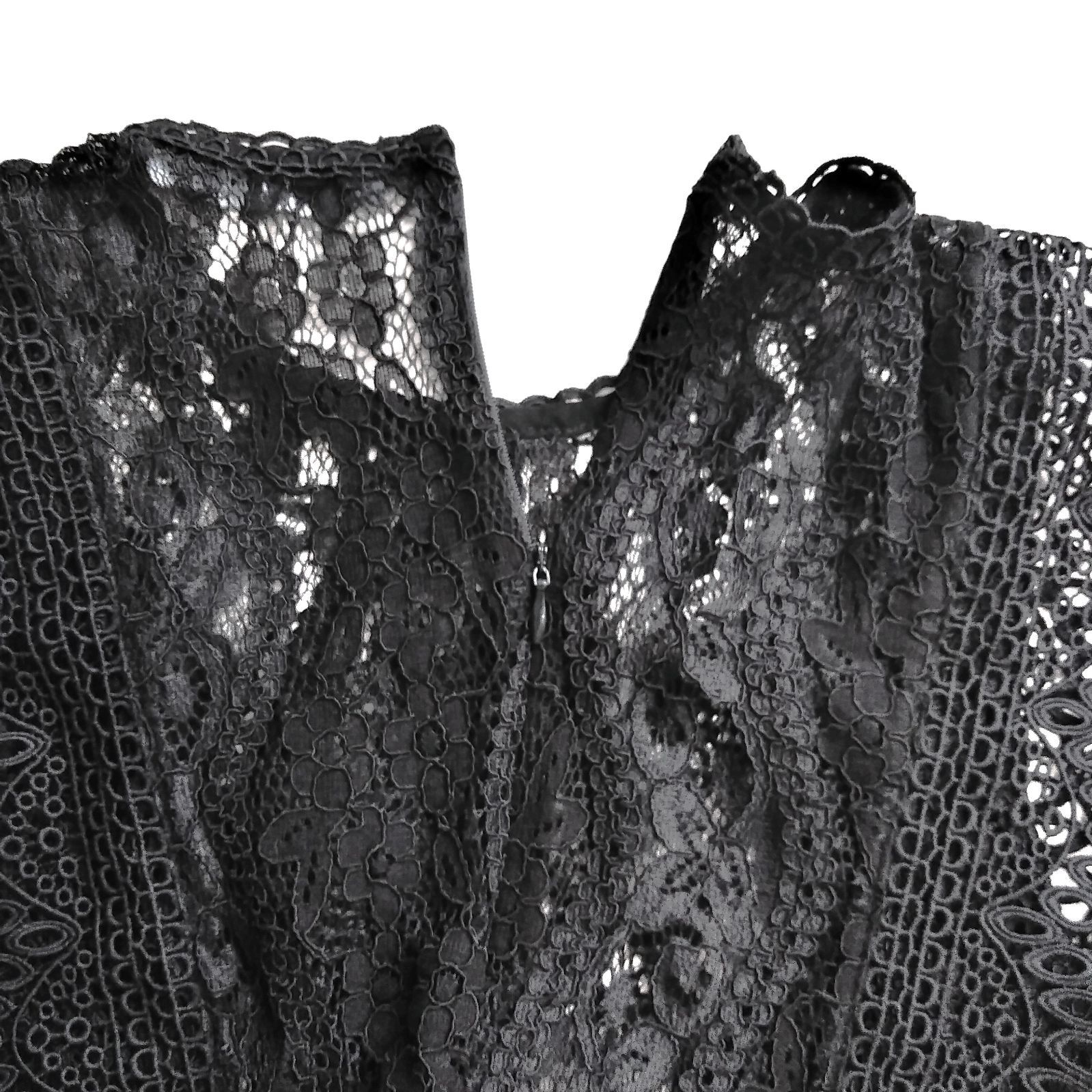 ZARA　黒いレースノースリーブチュニック 美品》ZARA ザラ レーストップス カットソーノースリーブ