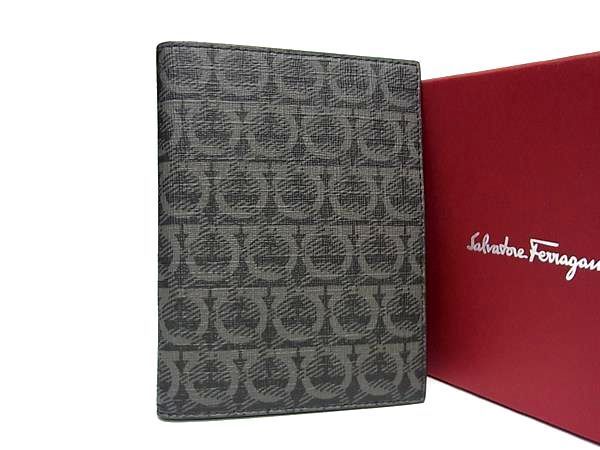 【美品】 Salvatore Ferragamo 天然本皮 パスポートケース □新品同様□ Salvatore Ferragamo フェラガモ ガンチーニ PVC