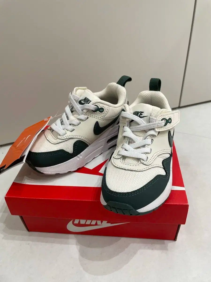キッズ NIKE ナイキ エアマックス エジオン 140