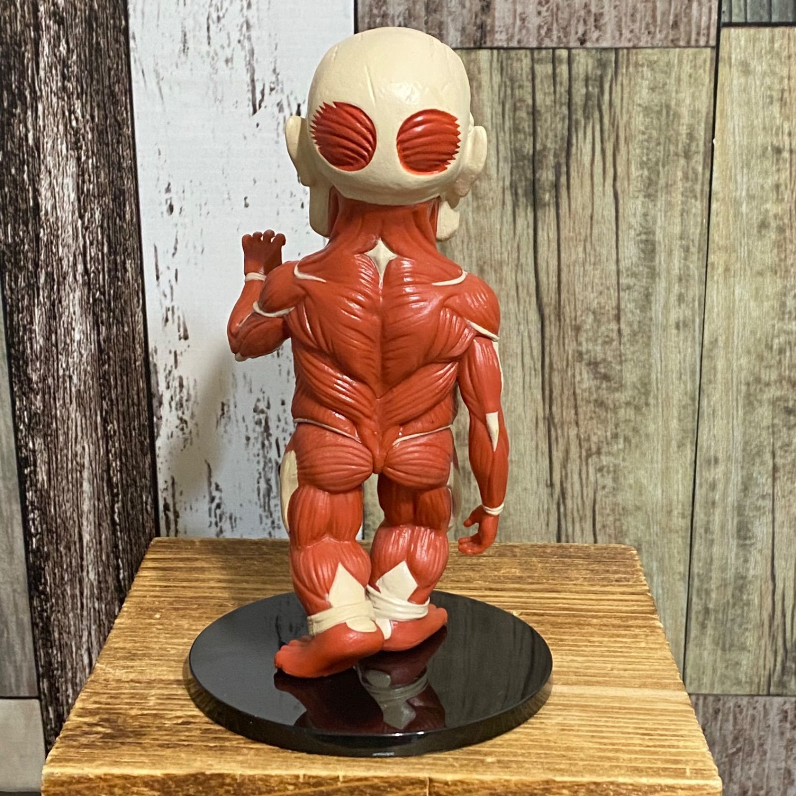 進撃の巨人 超大型巨人 MEGAワールドコレクタブルフィギュア