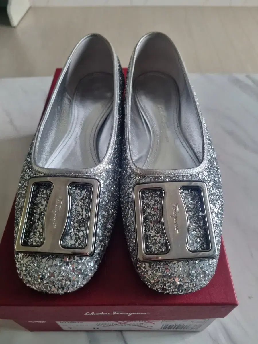 FERRAGAMO フェラガモ 240 245cm 7D シルバー グリッター