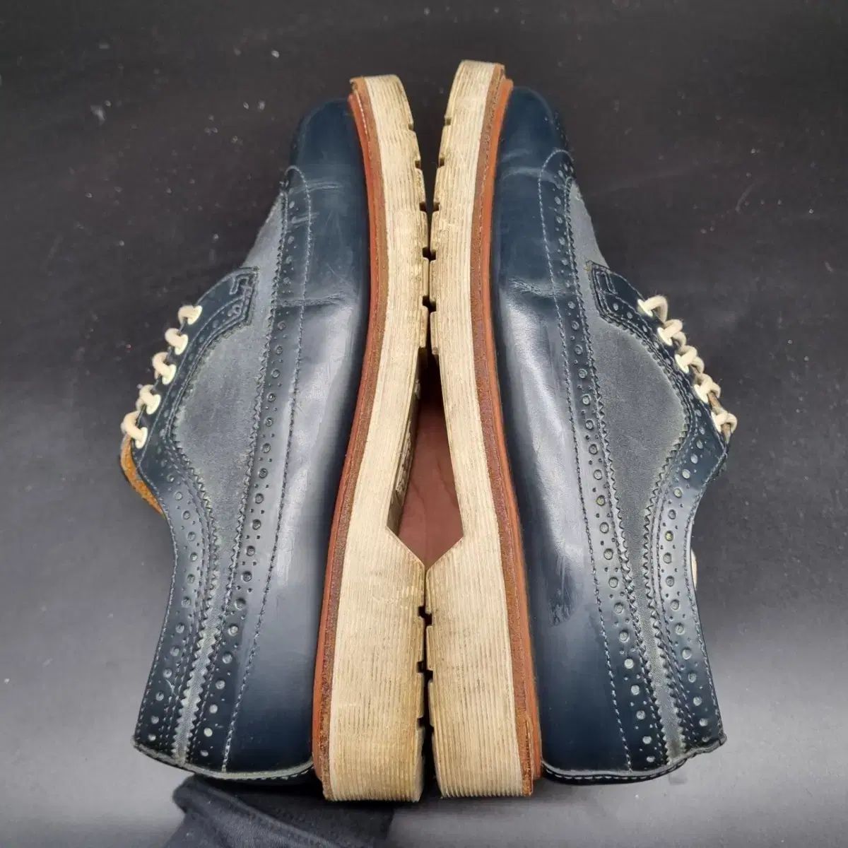 Dr. MARTENS 10458ウィングチップ バイカラー UK7 Dr. Martensウィング