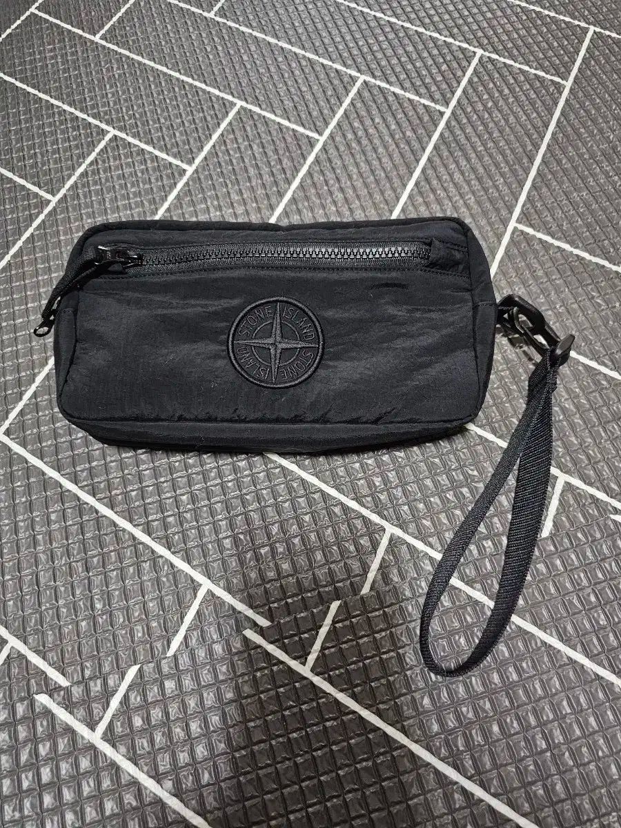 国内発送 Stone  ナイロンメタル ポーチバッグ STONE ISLAND - 9200015 / COATED NYLON METAL IN ECONYL