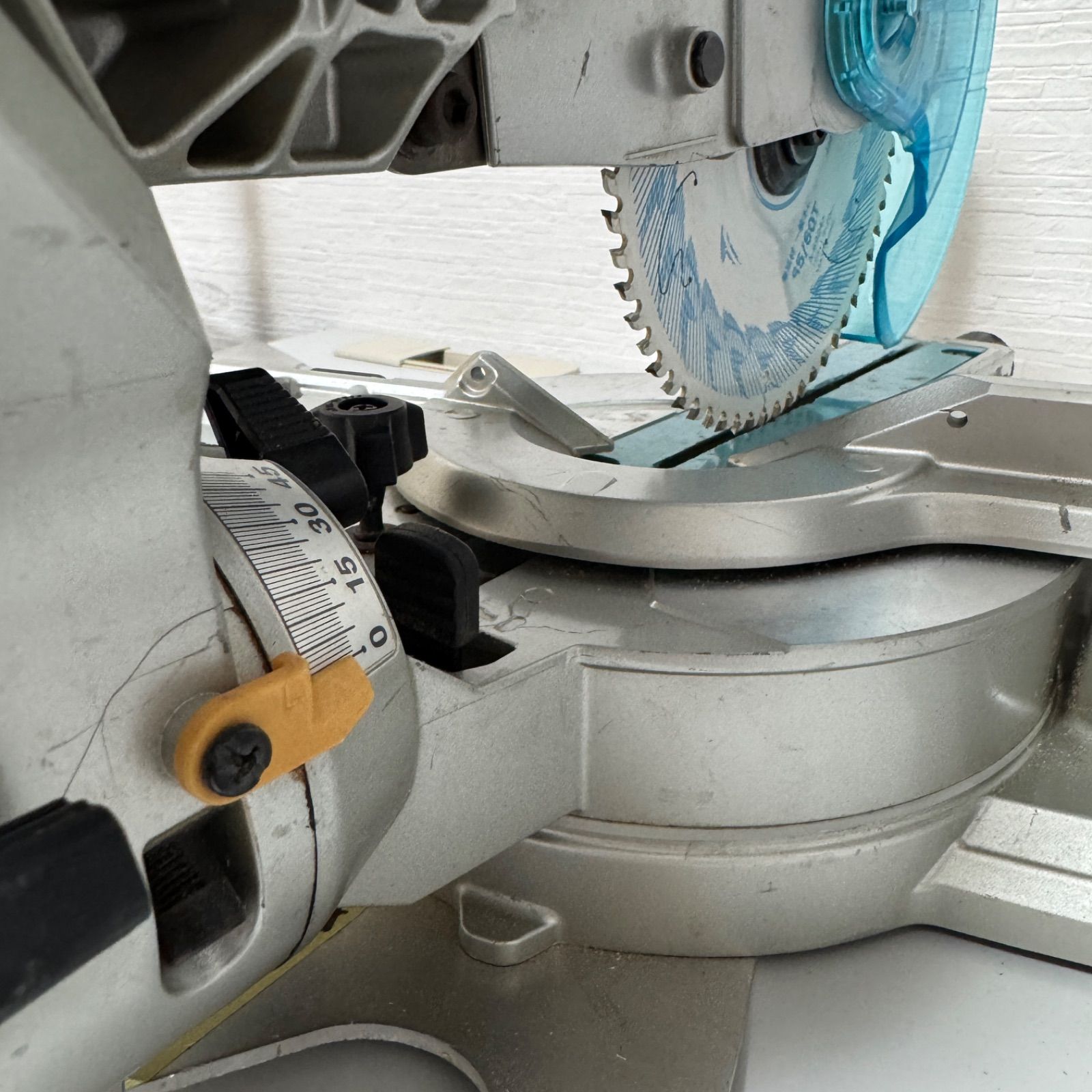 ブラシレスモーター搭載