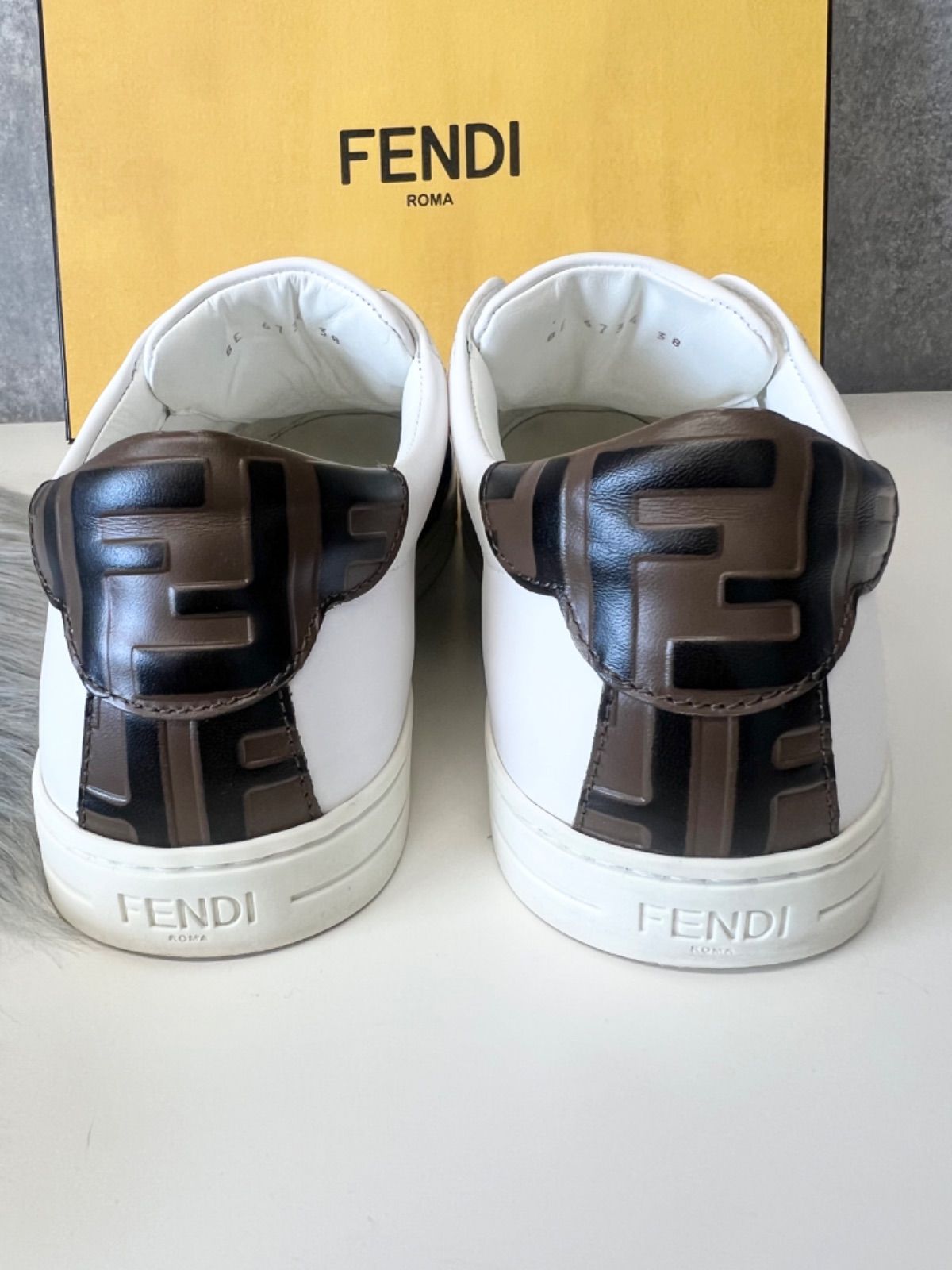 FENDI レザースニーカー - メルカリ