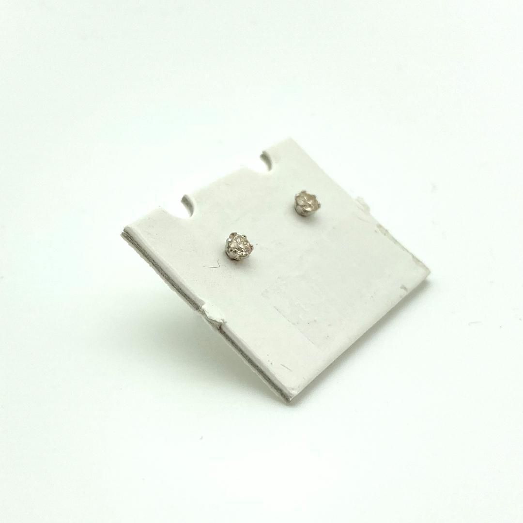 スタッドピアス