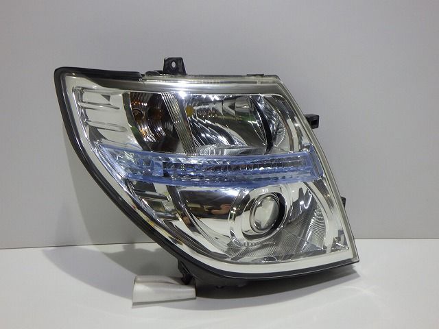 美品 日産 エルグランド E51 左ヘッドライト KOITO 100-24852 美品 日産 エルグランド E51 左ヘッドライト KOITO 100-24852