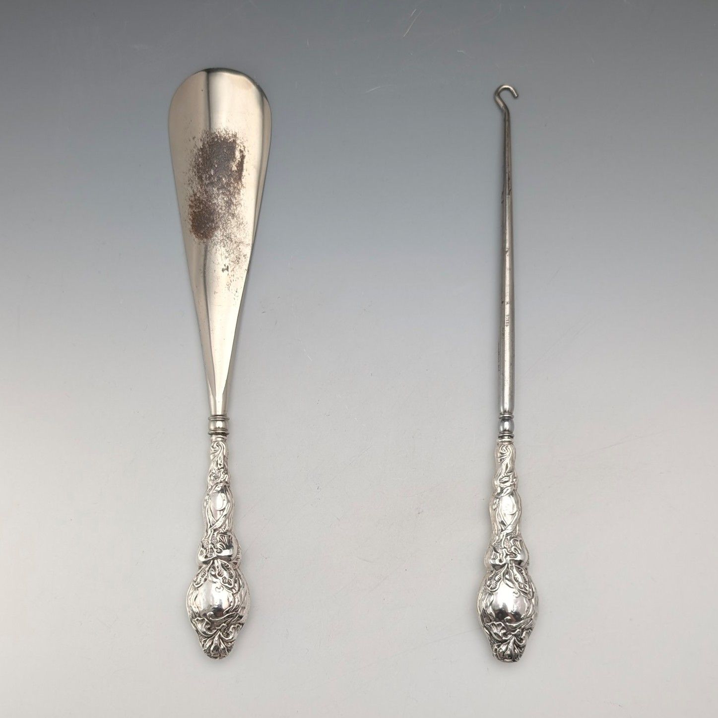 1903年 英国アンティーク 純銀ハンドル シューホーン ボタンフックセット G&C Ltd 1903年 英国アンティーク 純銀ハンドル シューホーン ボタン