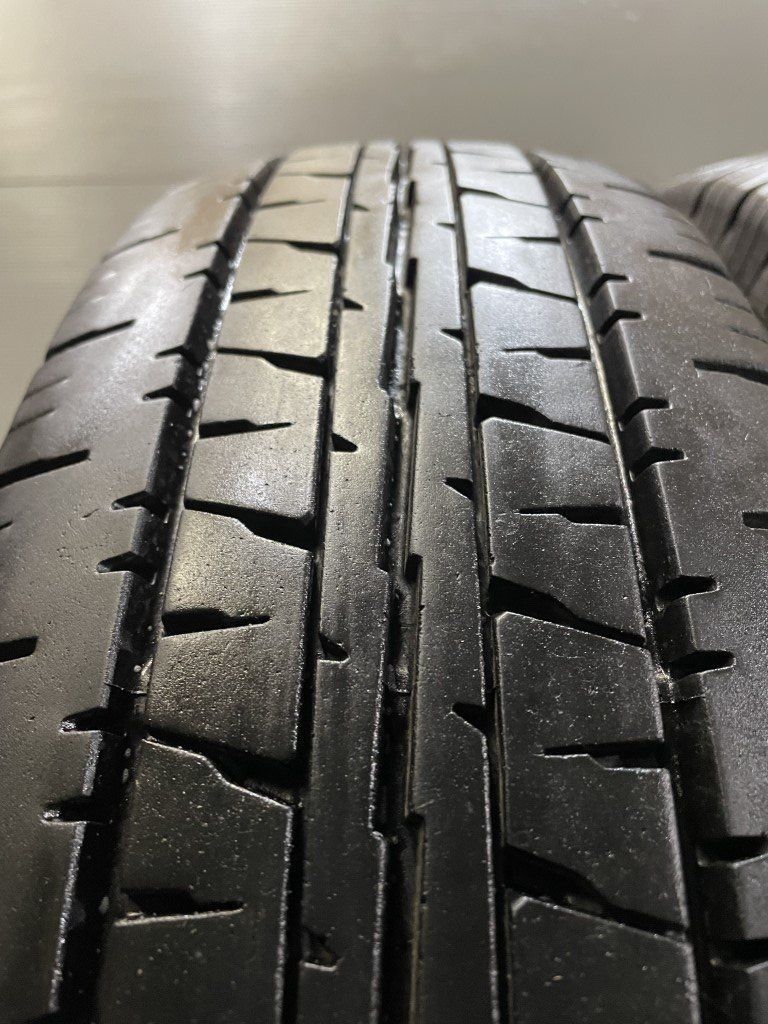 DUNLOP ENASAVE VAN01 195/80R15 107/105L LT 15インチ 夏タイヤ 4本 2018年製 バリ溝 キャラバン  ハイエース等 (VTI636) - メルカリ