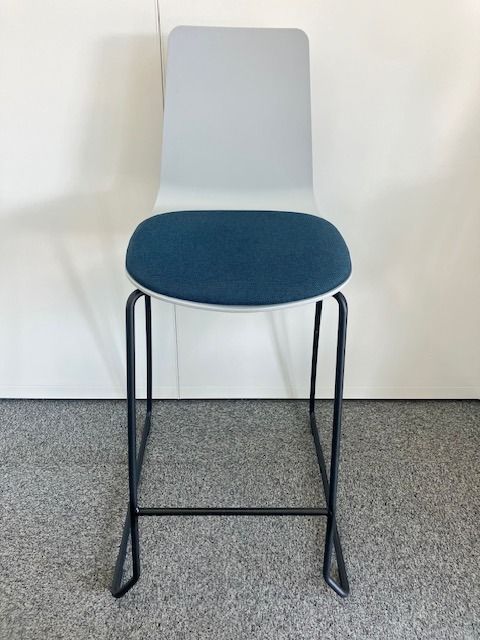 コクヨ ミケット ハイチェア 背 ライトグレー 座 ナイトブルー カウンターチェア スツール オフィス ミーティング