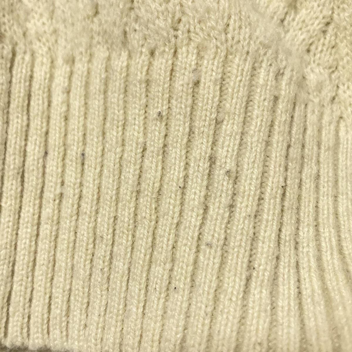 アイボリー クルーネック