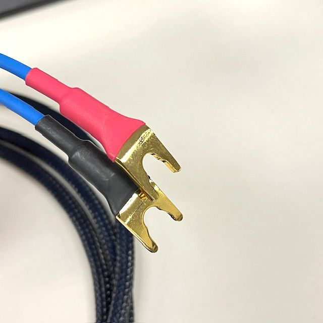 スピーカーケーブル