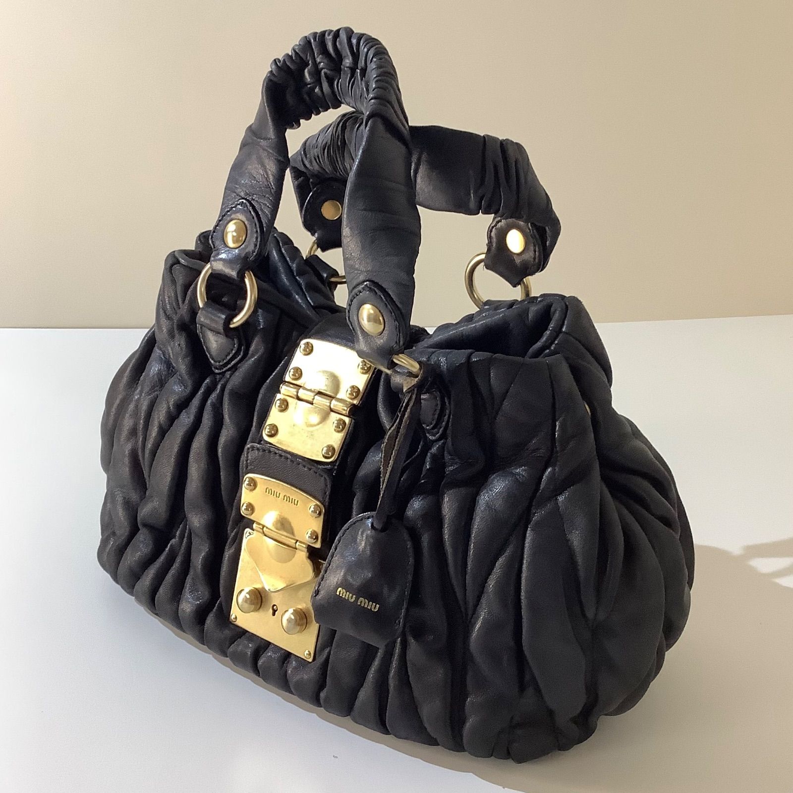 ◇美品◇ miumiu ミュウミュウ キルティング バッグ ハンドバッグ 黒