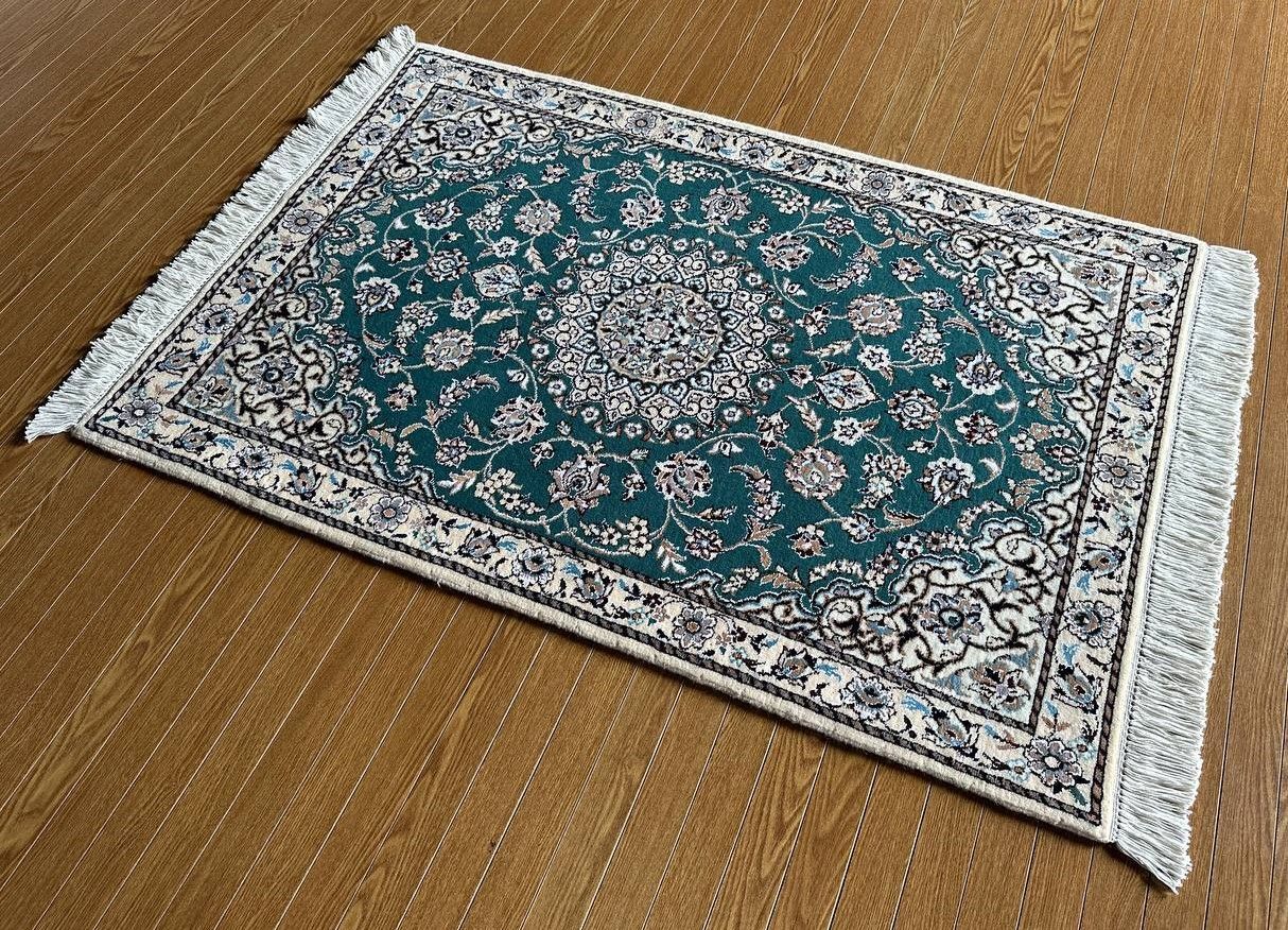 ペルシャ絨毯 ナイン 手作り 逆巻き