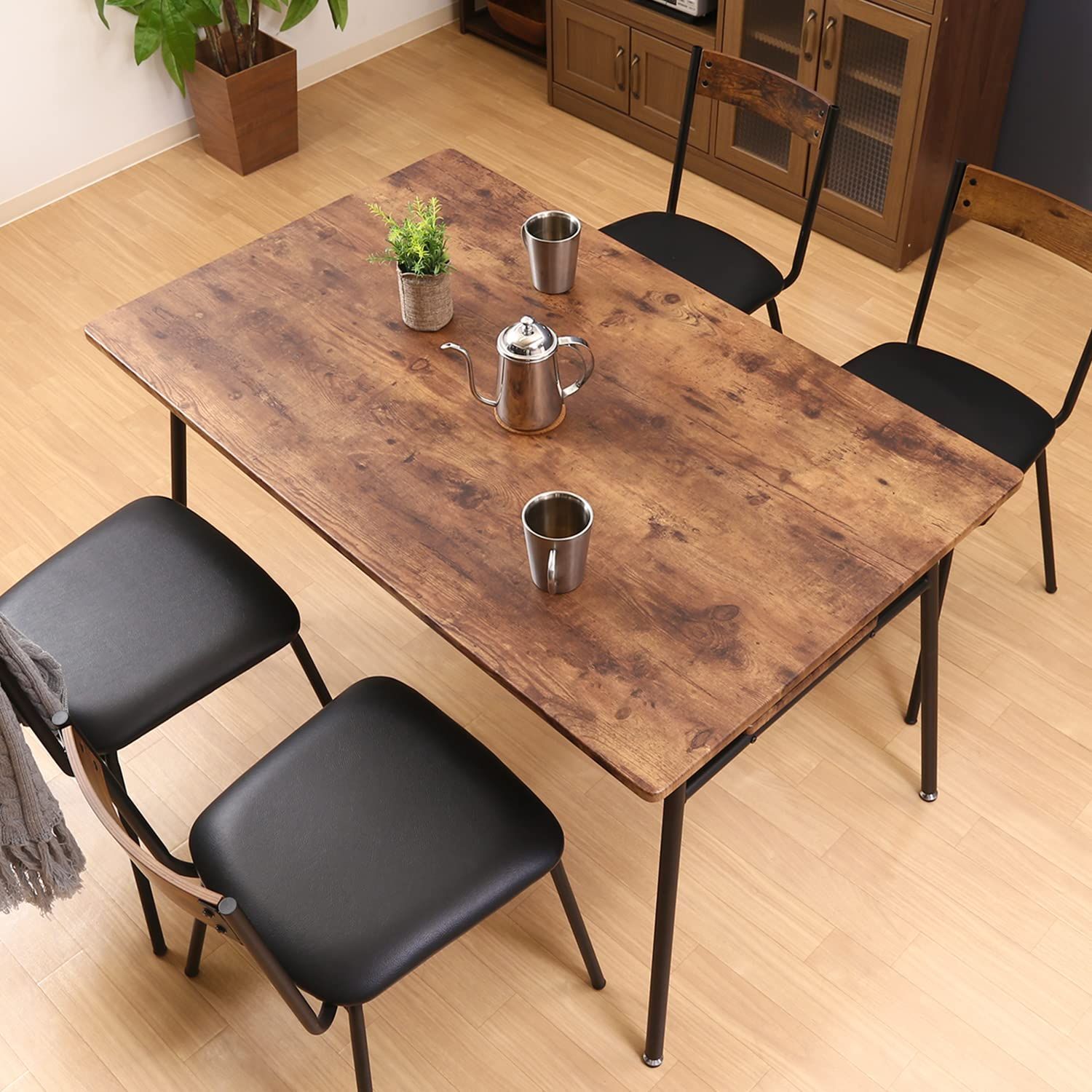 豊富にある 2人用 4人用 テーブル ヴィンテージ風 木目調 収納棚付き ダイニングテーブル アジャスター付き 角が丸い 幅123.5×奥行75×高さ70cm ブラウン 不二貿易 単品 ナビア 14658