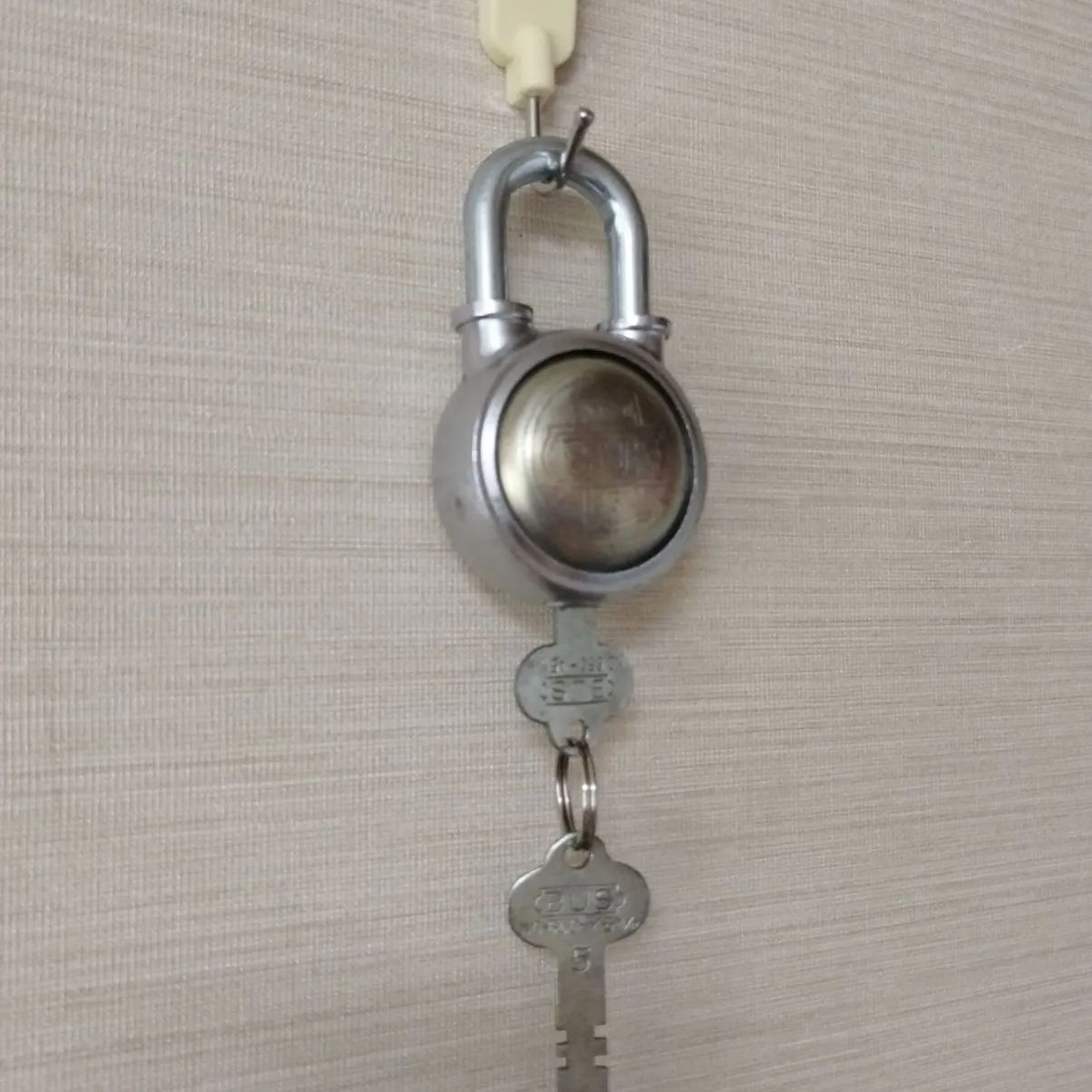 大正、昭和レトロ太鼓。ジャンク品。破れあり。 大正、昭和レトロ太鼓。ジャンク品。破れあり。
