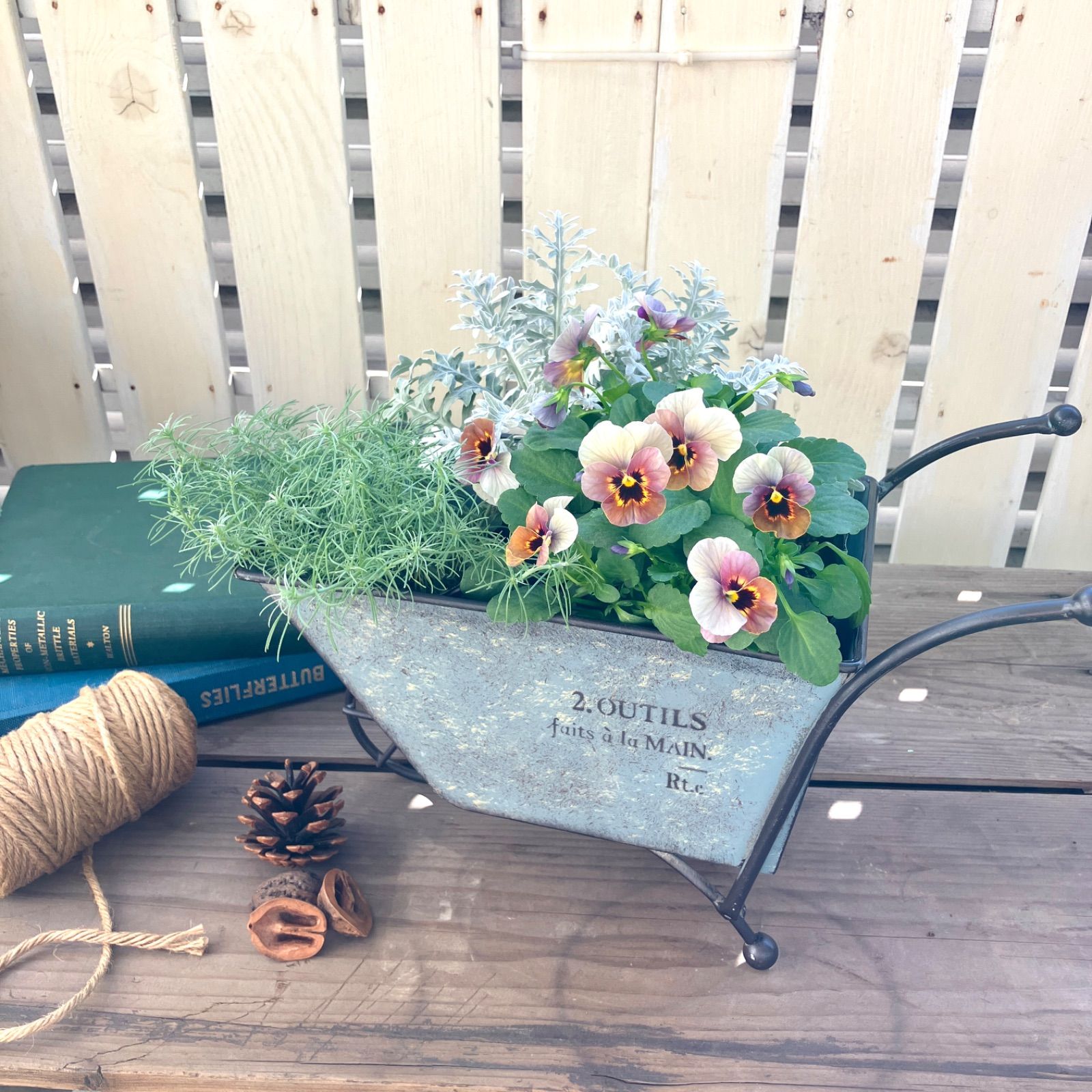 一輪車ブリキプランター 花寄せ植え 鉢カバー 多肉植物 ナチュラル