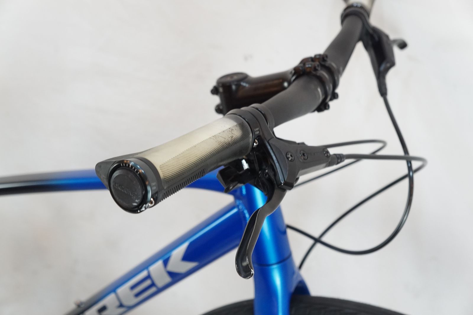 クロスバイク |