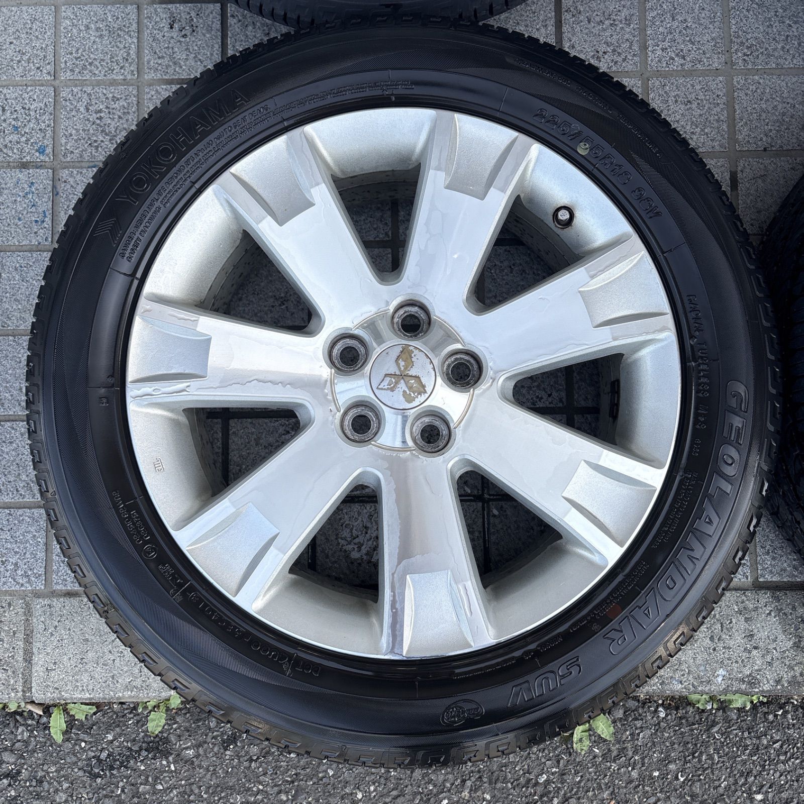 デリカD5純正タイヤ225-55-R18 デリカD5 純正ホイール タイヤ 225/55