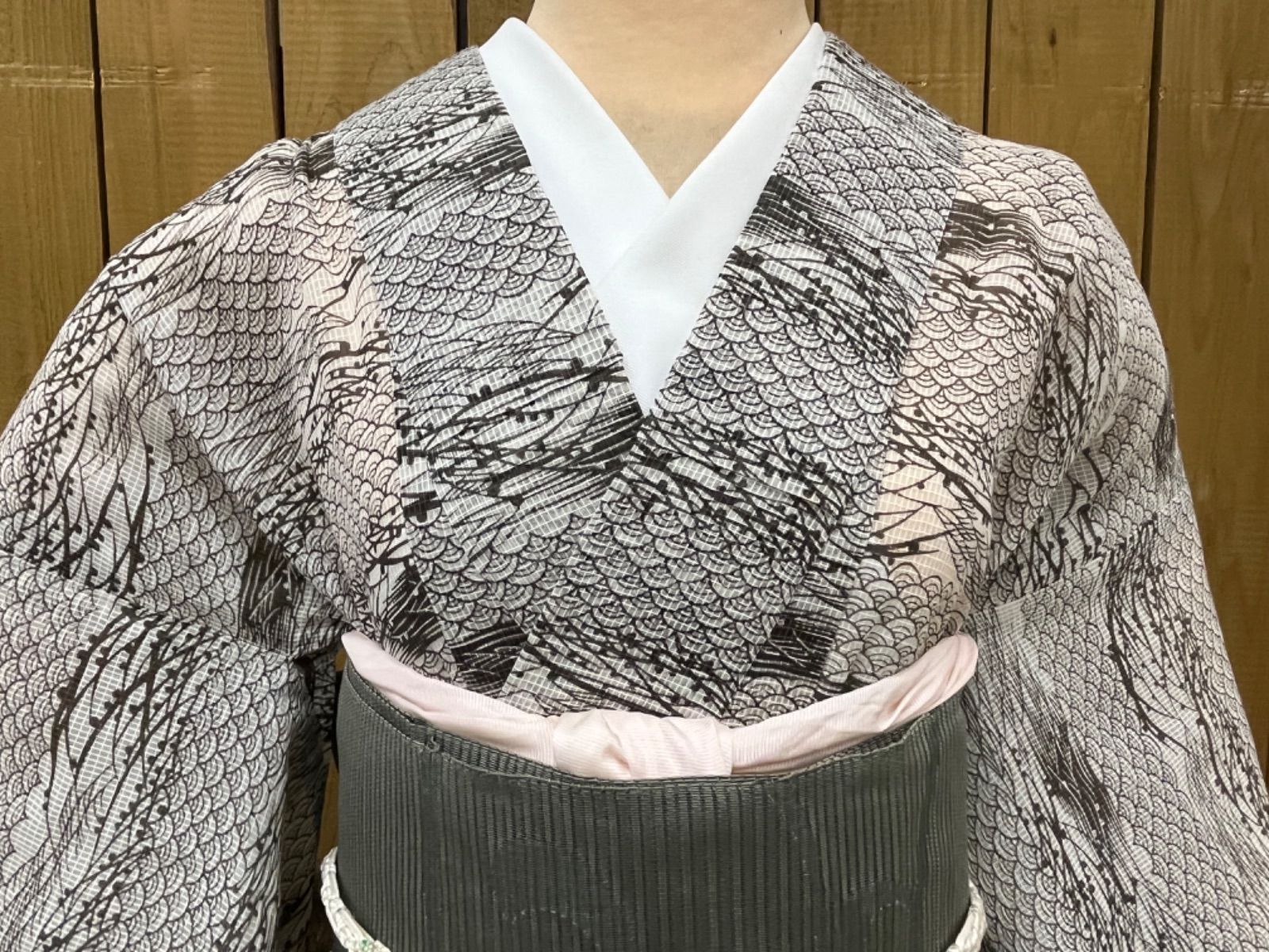 夏豪華絢爛綺麗美品身丈156cm裄丈69cm絹紅梅西海波単衣(中古） - メルカリ
