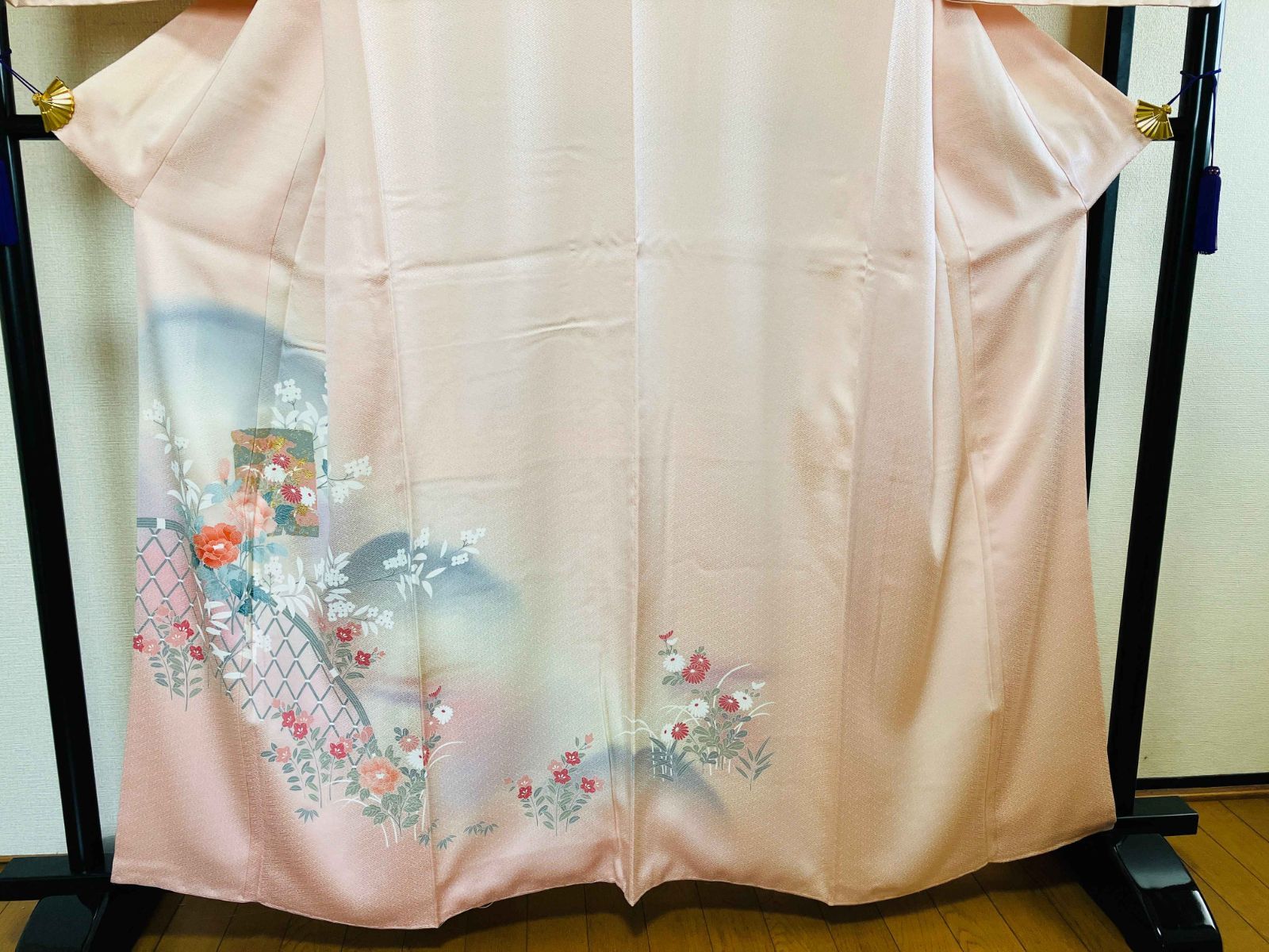 着物 訪問着 正絹 丹後ちりめん / 薄ピンク系 / 草花文 網代