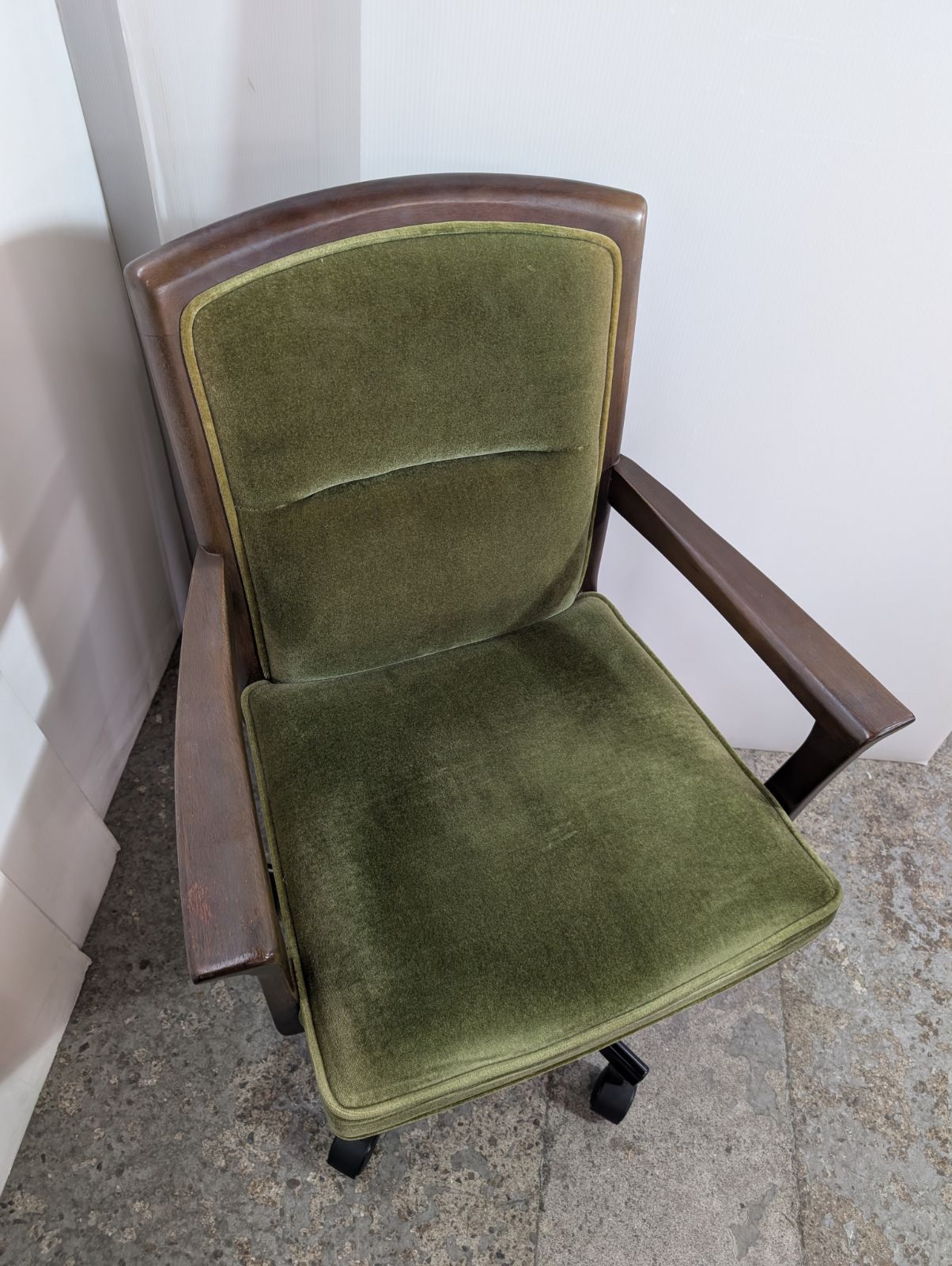 【マルニ】アームデスクチェア　オフィスチェア　椅子　地中海　モケットグリーン マルニ】アームデスクチェア オフィスチェア 椅子 地中海 モケットグリーン