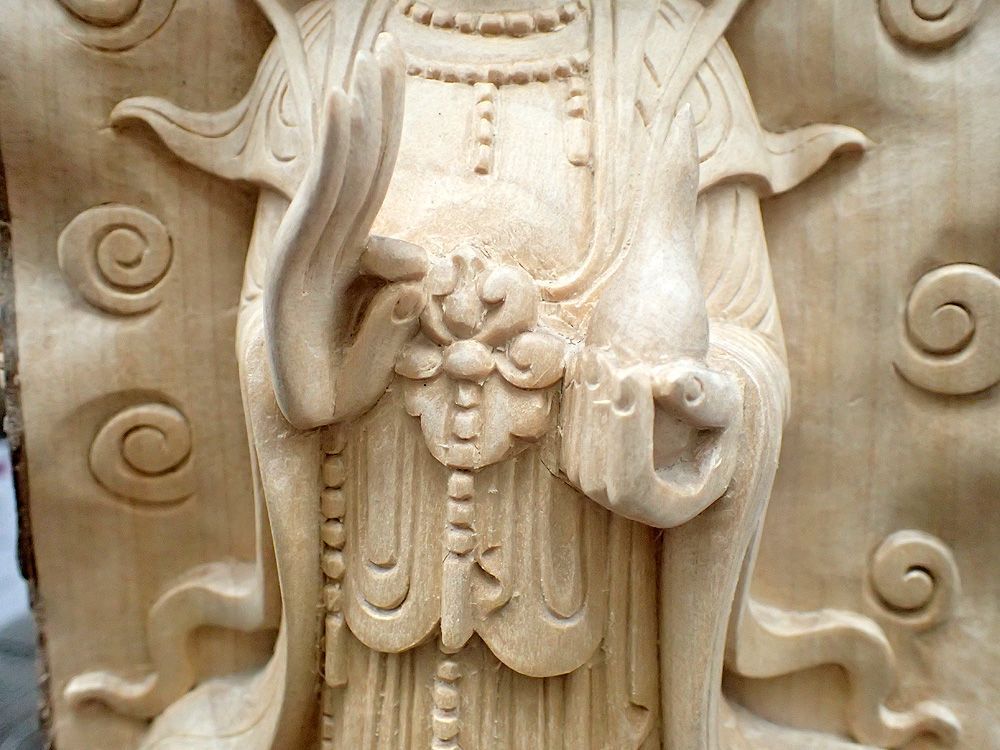 仏像】観世音菩薩＿木彫り(2,382g) - メルカリ