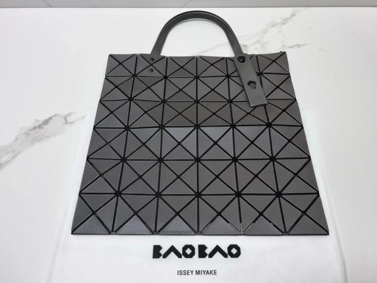 未使用 BAOBAO イッセイミヤケ ルーセント トートバッグ シルバー BAO BAO ISSEY MIYAKE(バオバオイッセイミヤケ) BAOBAO