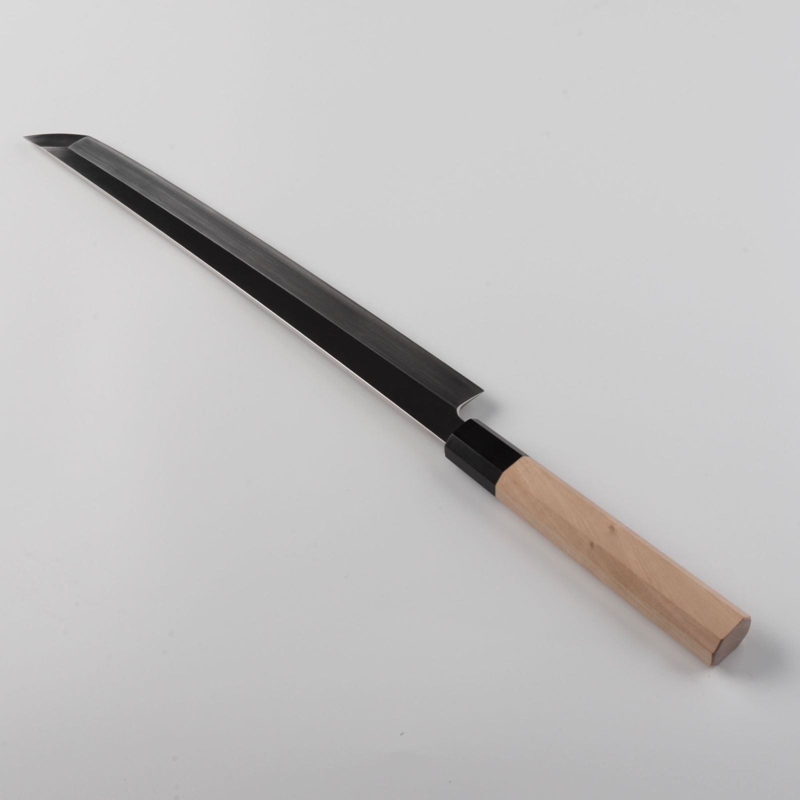 玉鋼製日本刀リメイク包丁 ダマスカス仕上げ。受注生産 両鎬 鮪包丁